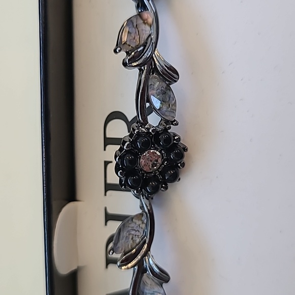 NAPIER FASHION JEWELRY 8" BRACELET - Picture 6 of 9